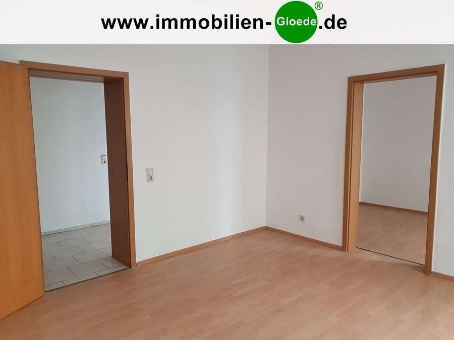 Jetzt direkt einziehen - helle 2-Raum-Wohnung im EG - Rathenaustraße - Foto 1