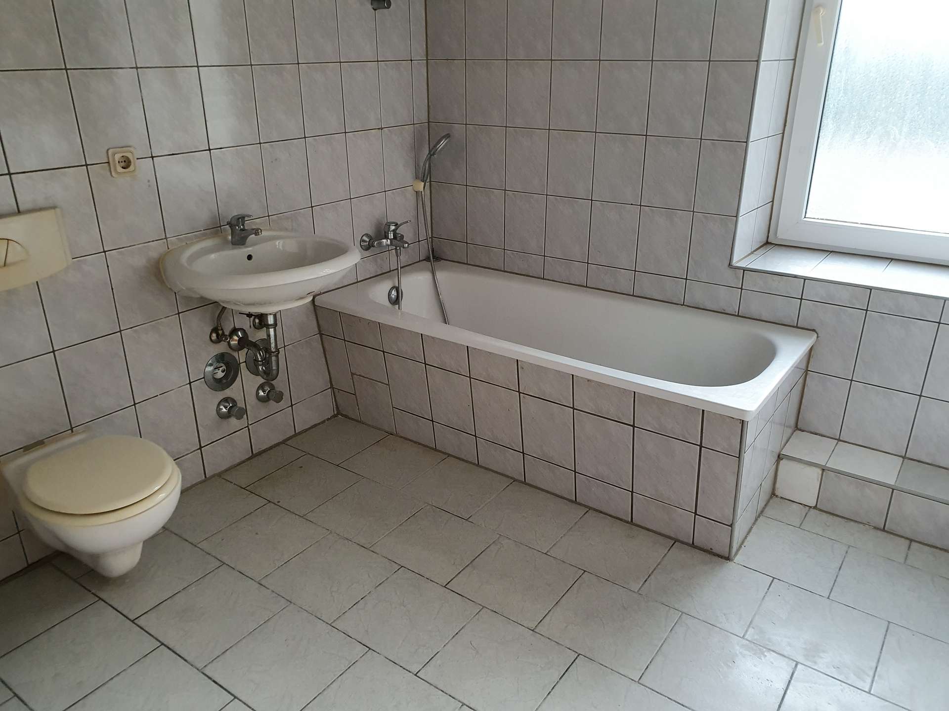 Vermietung_2-Raum-Wohnung_EGr_Rathenaustraße (1)