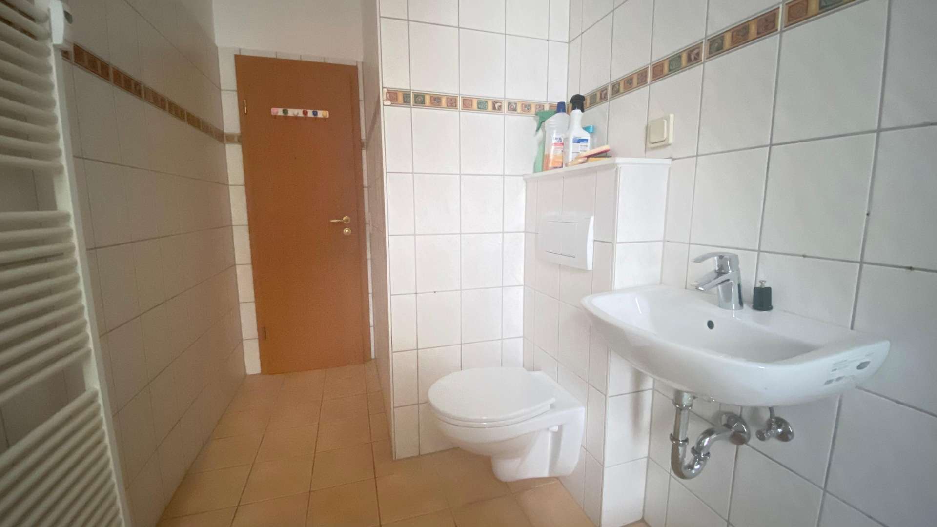 Erdgeschosswohnung mit 4 Zimmern nach Sanierung ab Oktober frei - Oststraße - Foto 1