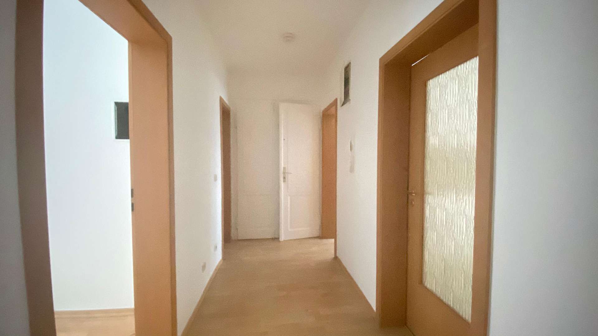 Erdgeschosswohnung mit 4 Zimmern nach Sanierung ab Oktober frei - Oststraße - Photo 3