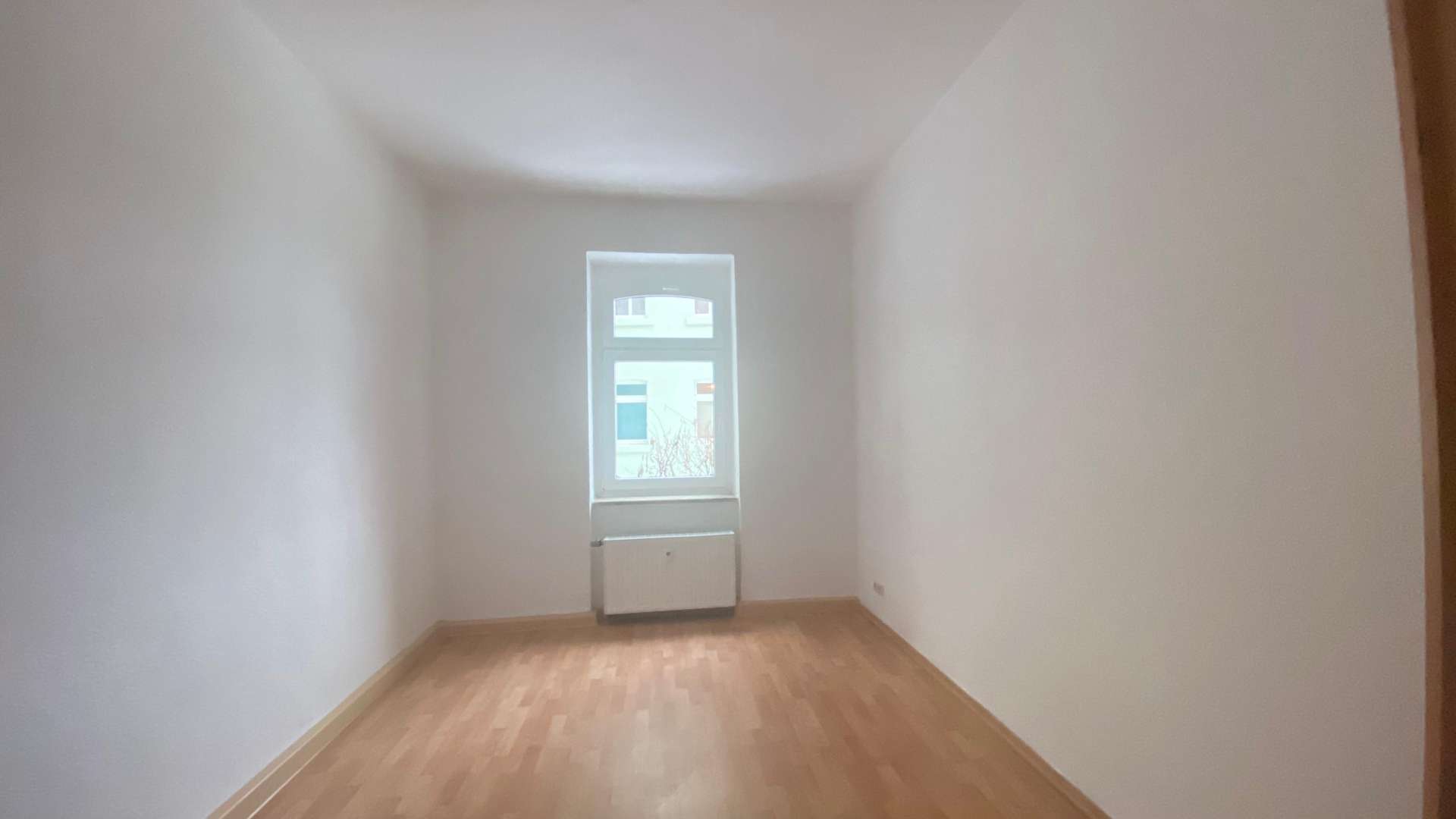 Erdgeschosswohnung mit 4 Zimmern nach Sanierung ab Oktober frei - Oststraße - Foto 4