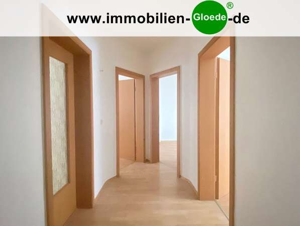Erdgeschosswohnung mit 4 Zimmern nach Sanierung ab Oktober frei - Oststraße - Photo 2