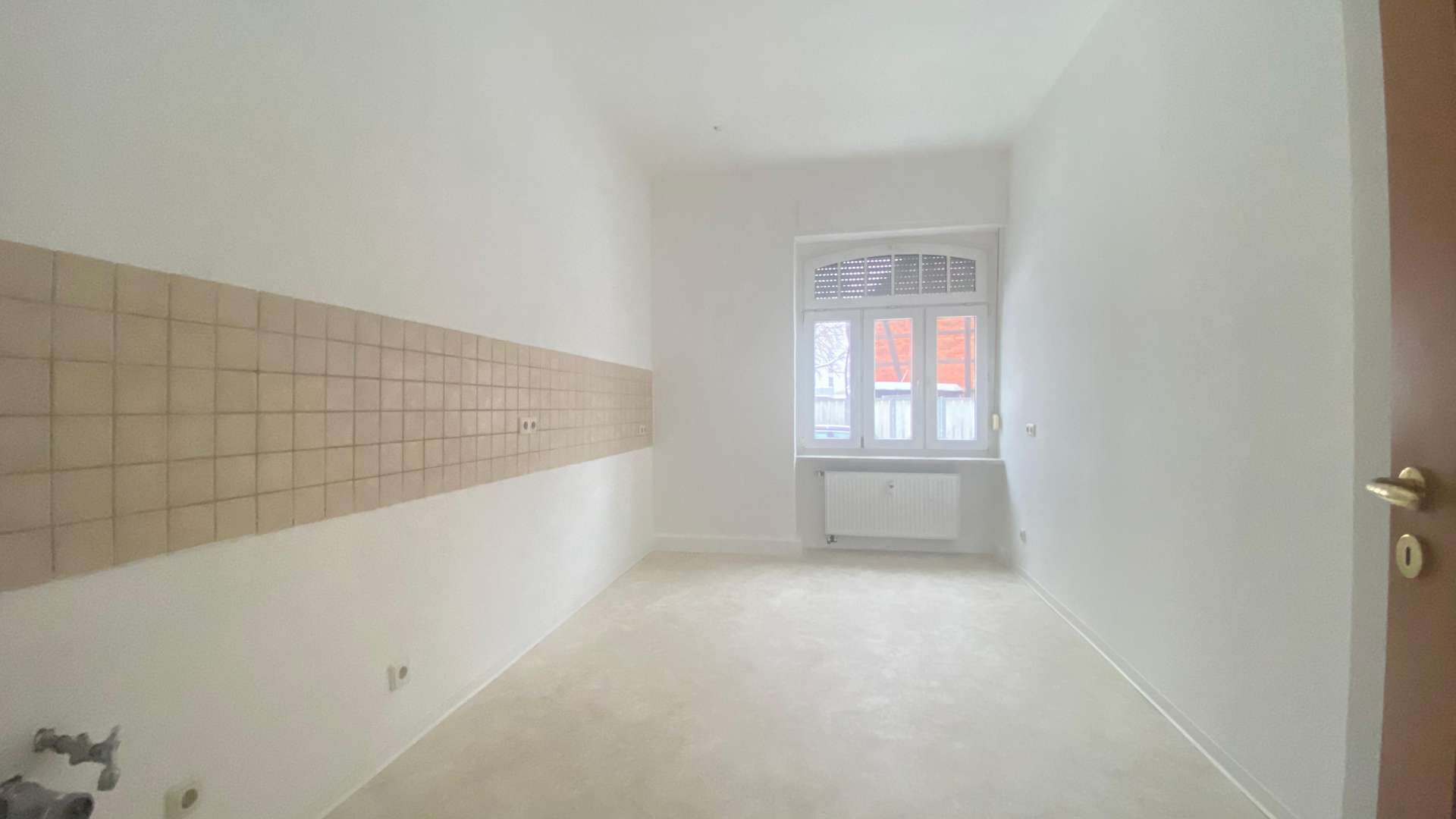 Erdgeschosswohnung mit 4 Zimmern nach Sanierung ab Oktober frei - Oststraße - Photo 4